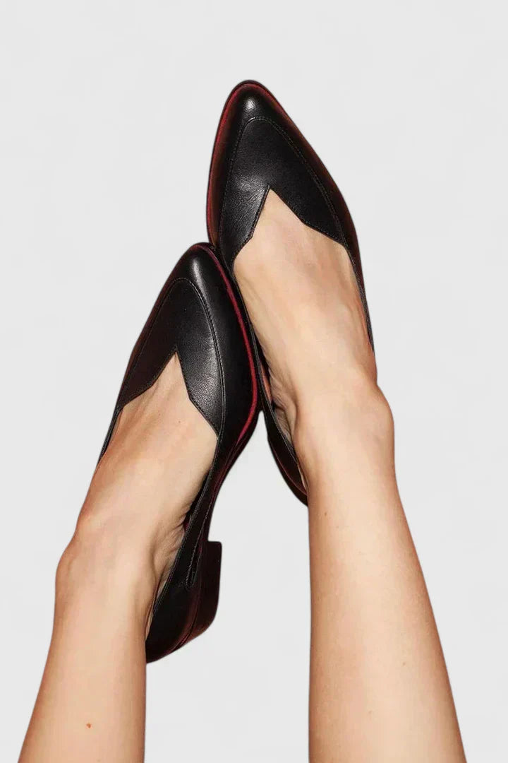 Black / 11