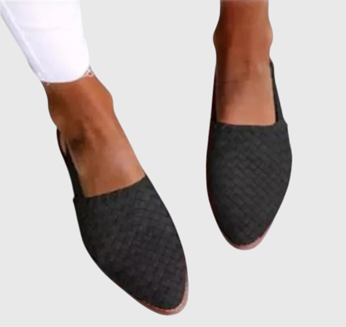 Black / 11