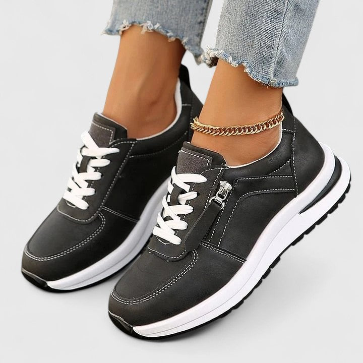 Black / 11