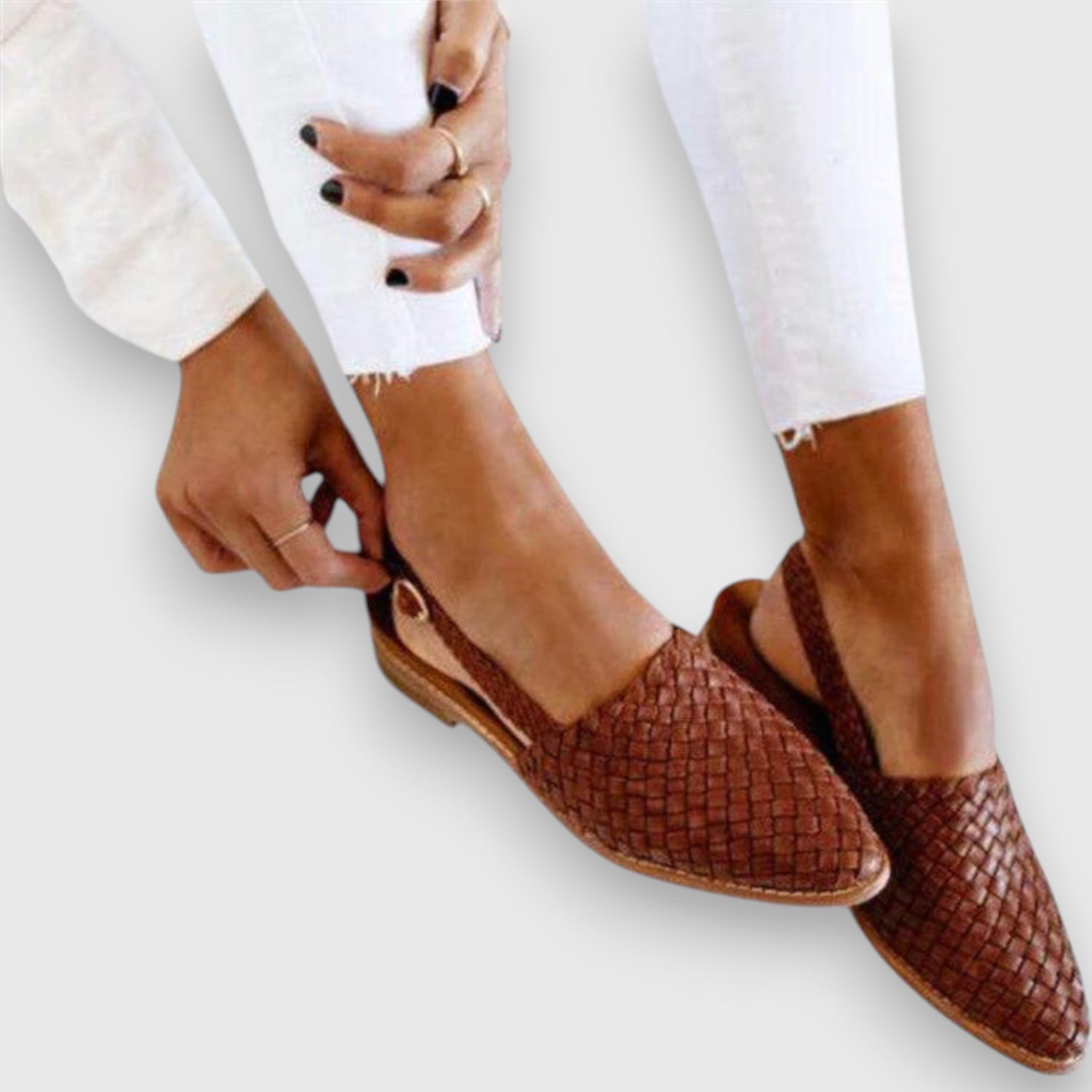 Brown / 11