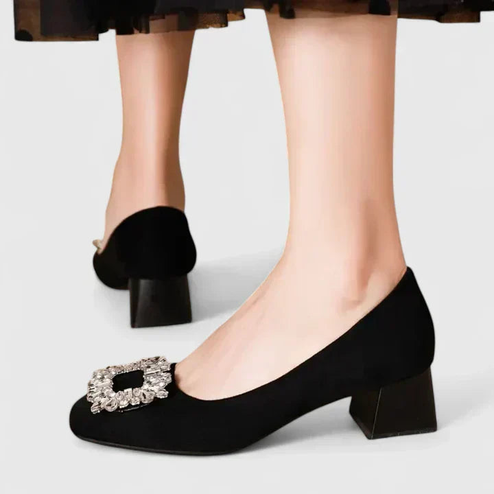 Black / 11