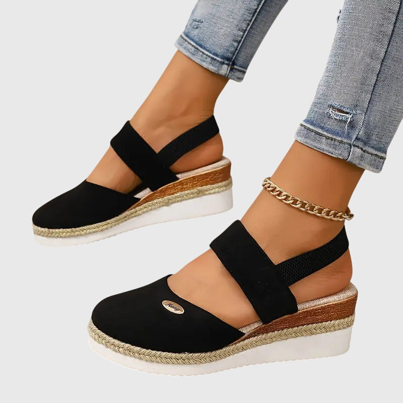 Black / 11