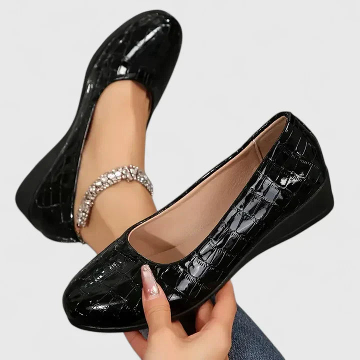Black / 11