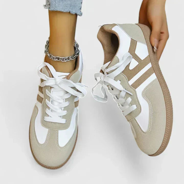 Khaki & White / 11