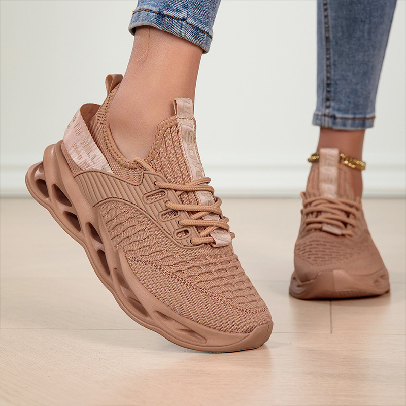 Brown / 11