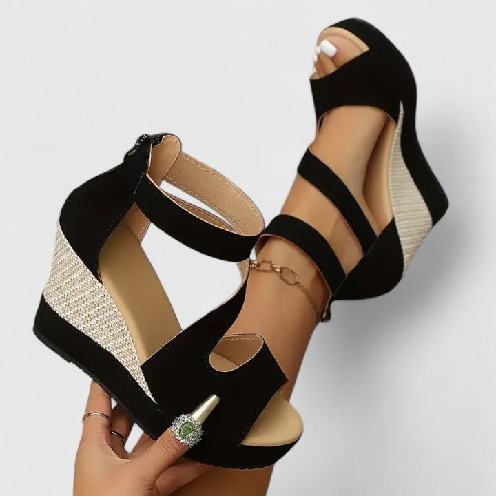 Black / 11