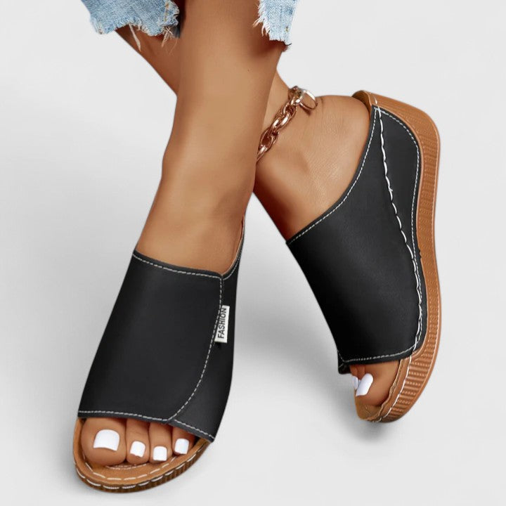 Black / 11