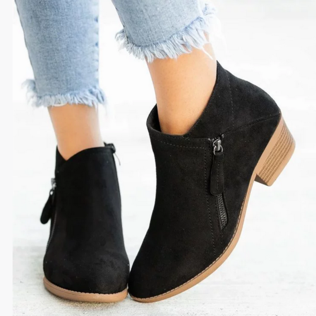 Black / 11