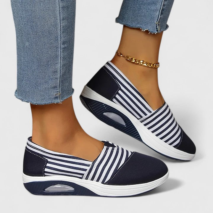 Blue / 11
