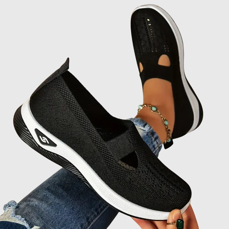 Black / 11