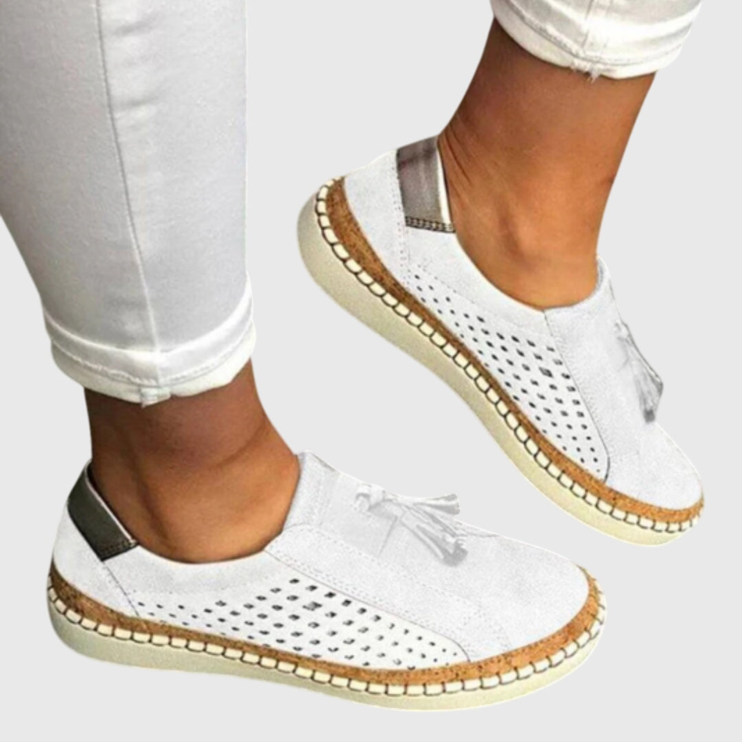 White / 11