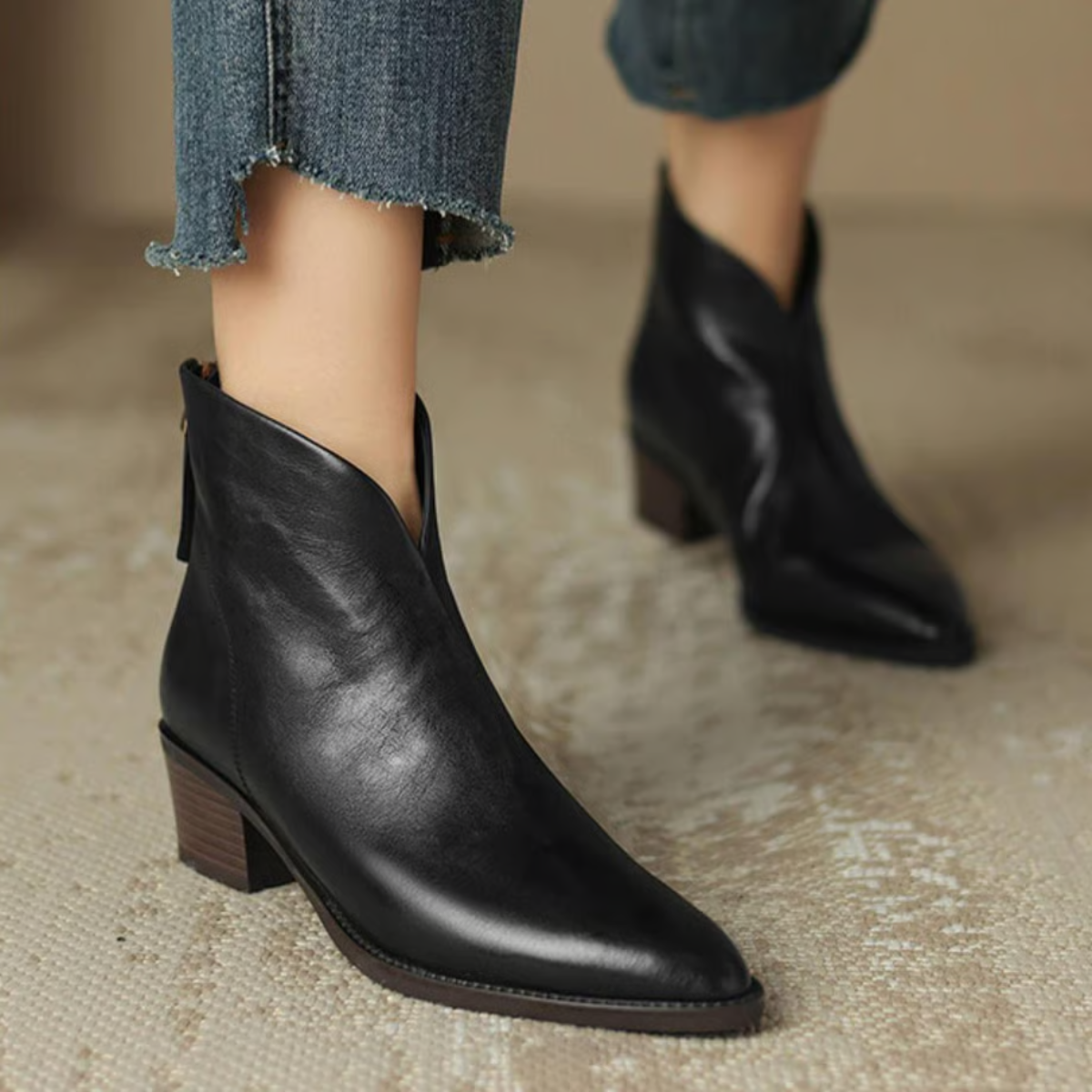 Black / 11