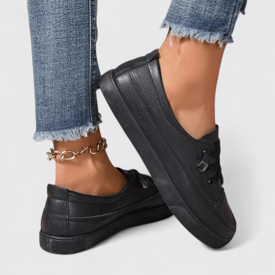 Black / 11