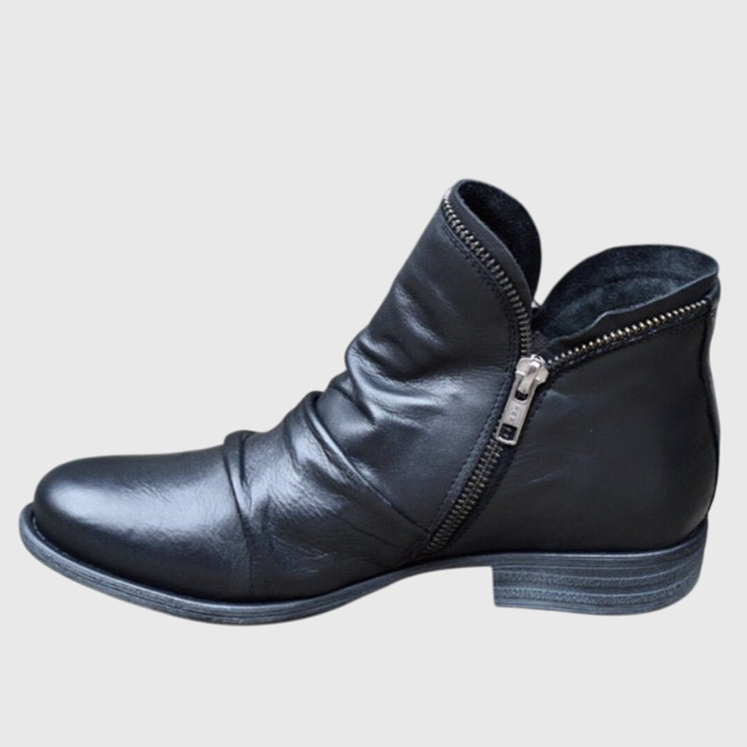 Black / 11