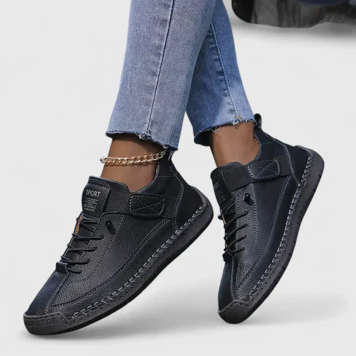 Black / 11