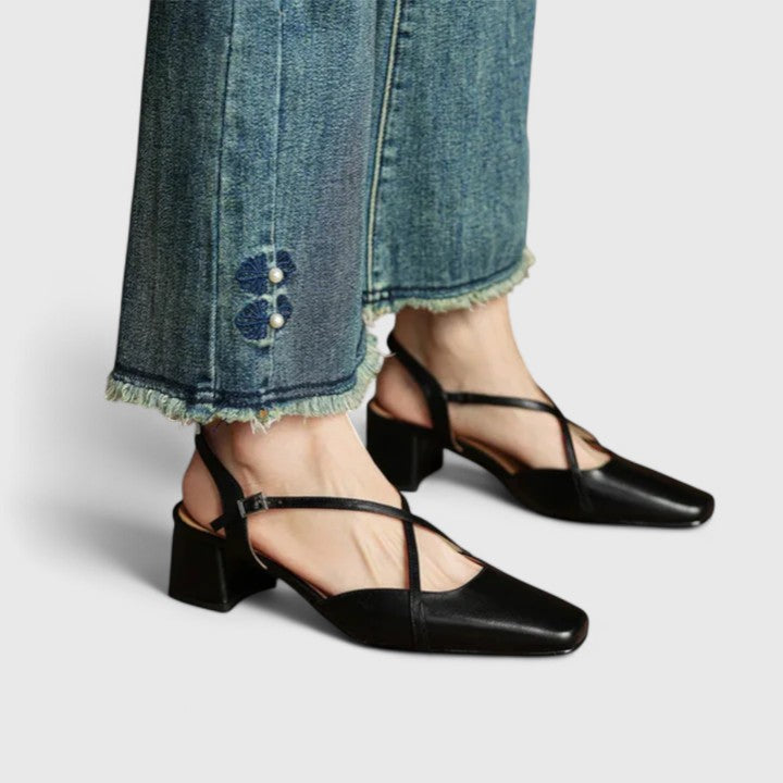 Black / 11