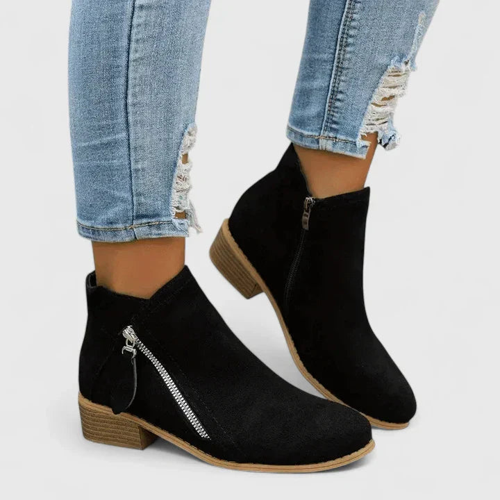 Black / 11