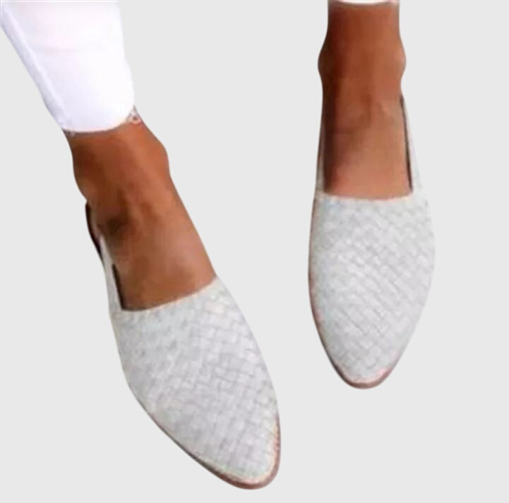 White / 11