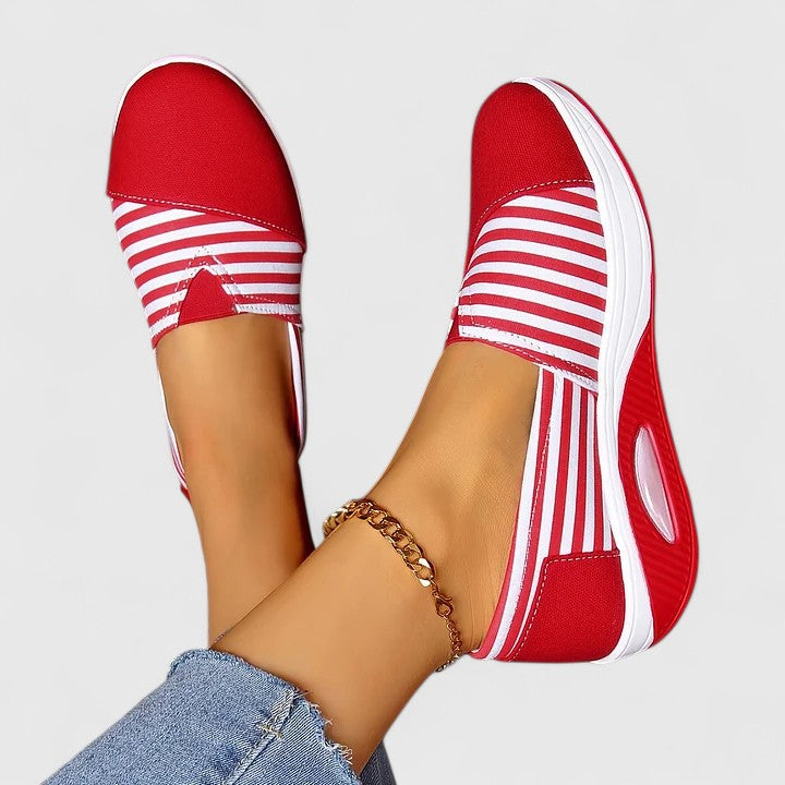 Red / 11