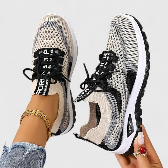 Black / 11
