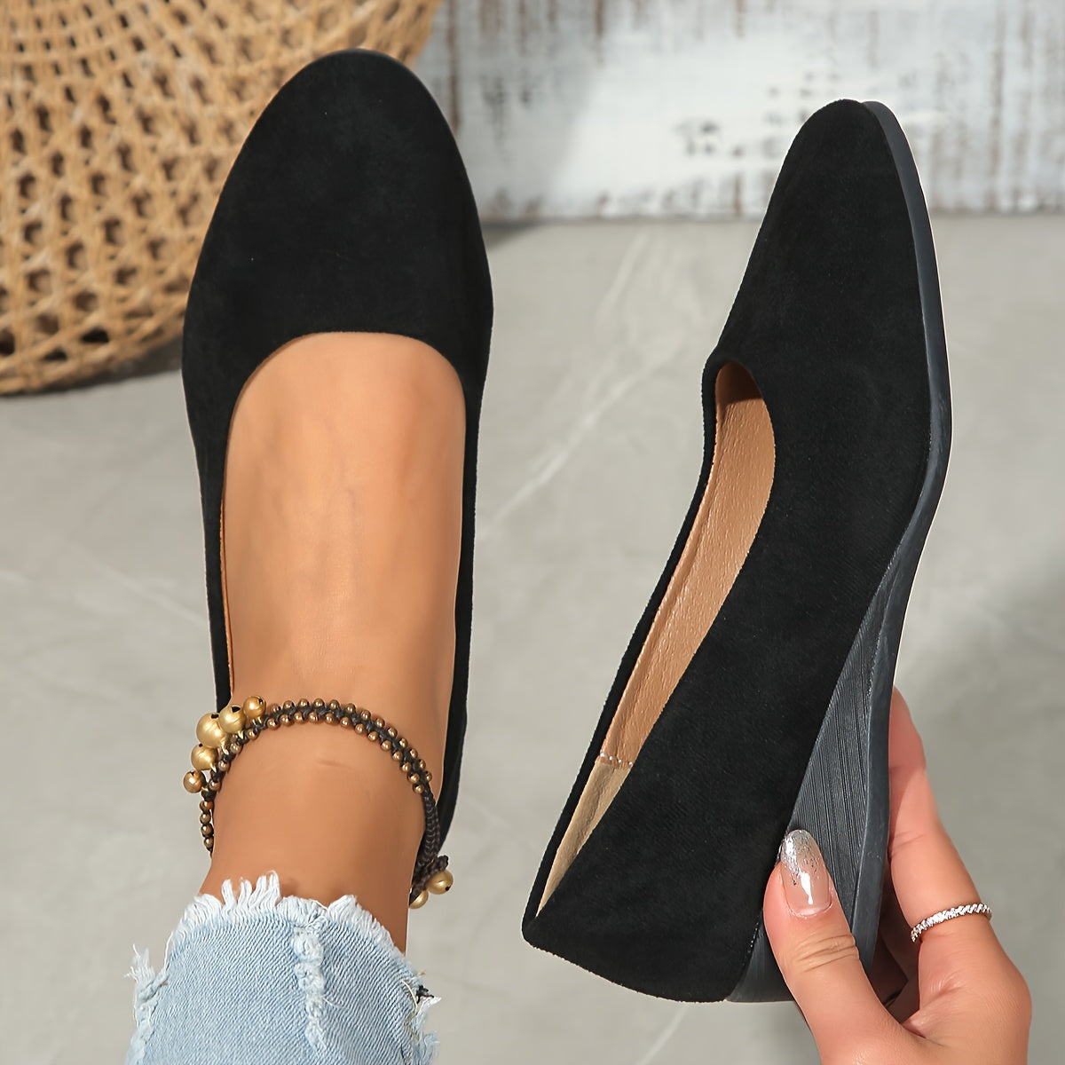 Black / 11