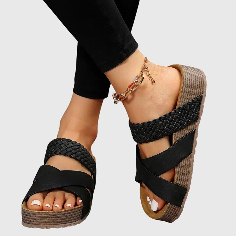 Black / 11