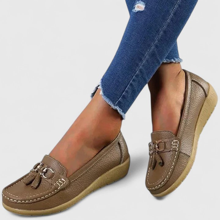 Brown / 11