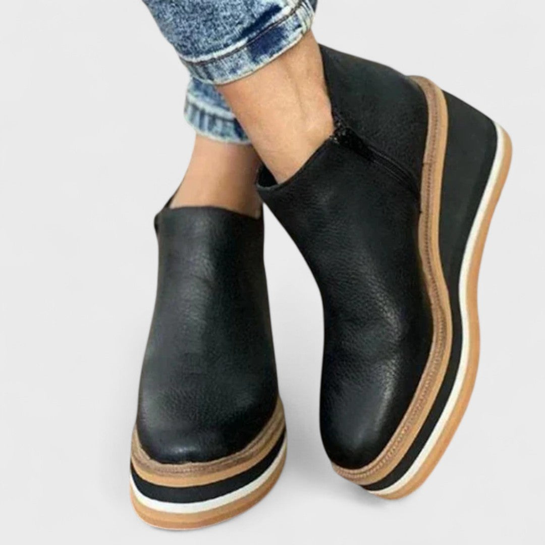 Black / 11