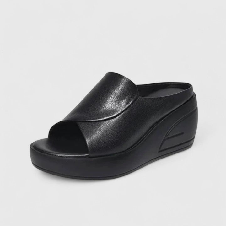 Black / 11