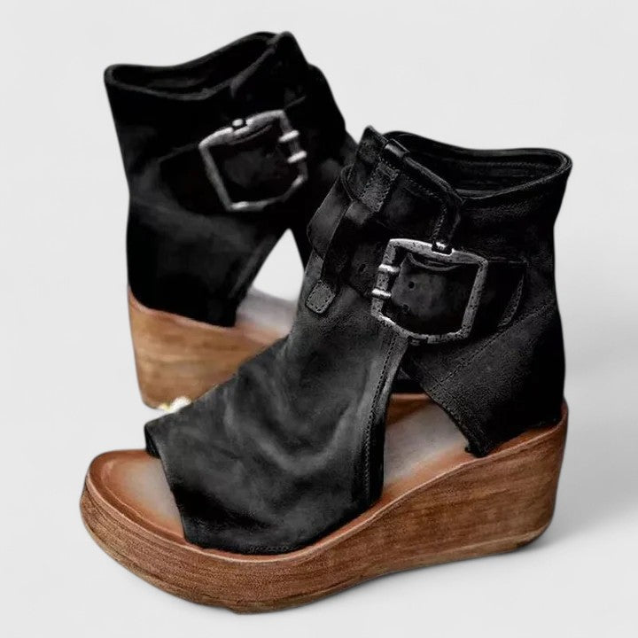 Black / 11