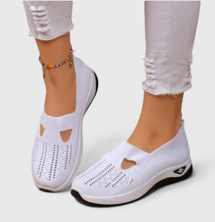 White / 11