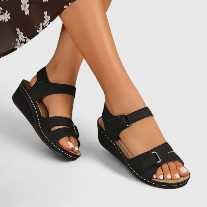Black / 11