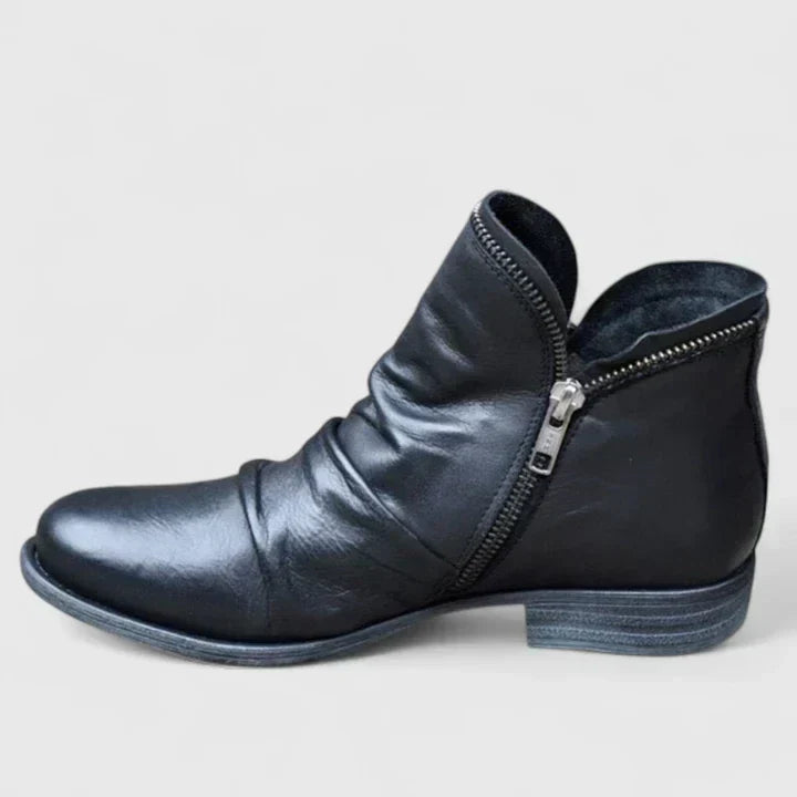 Black / 11