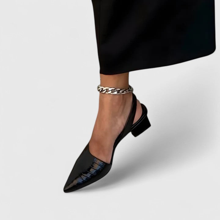 Black / 11