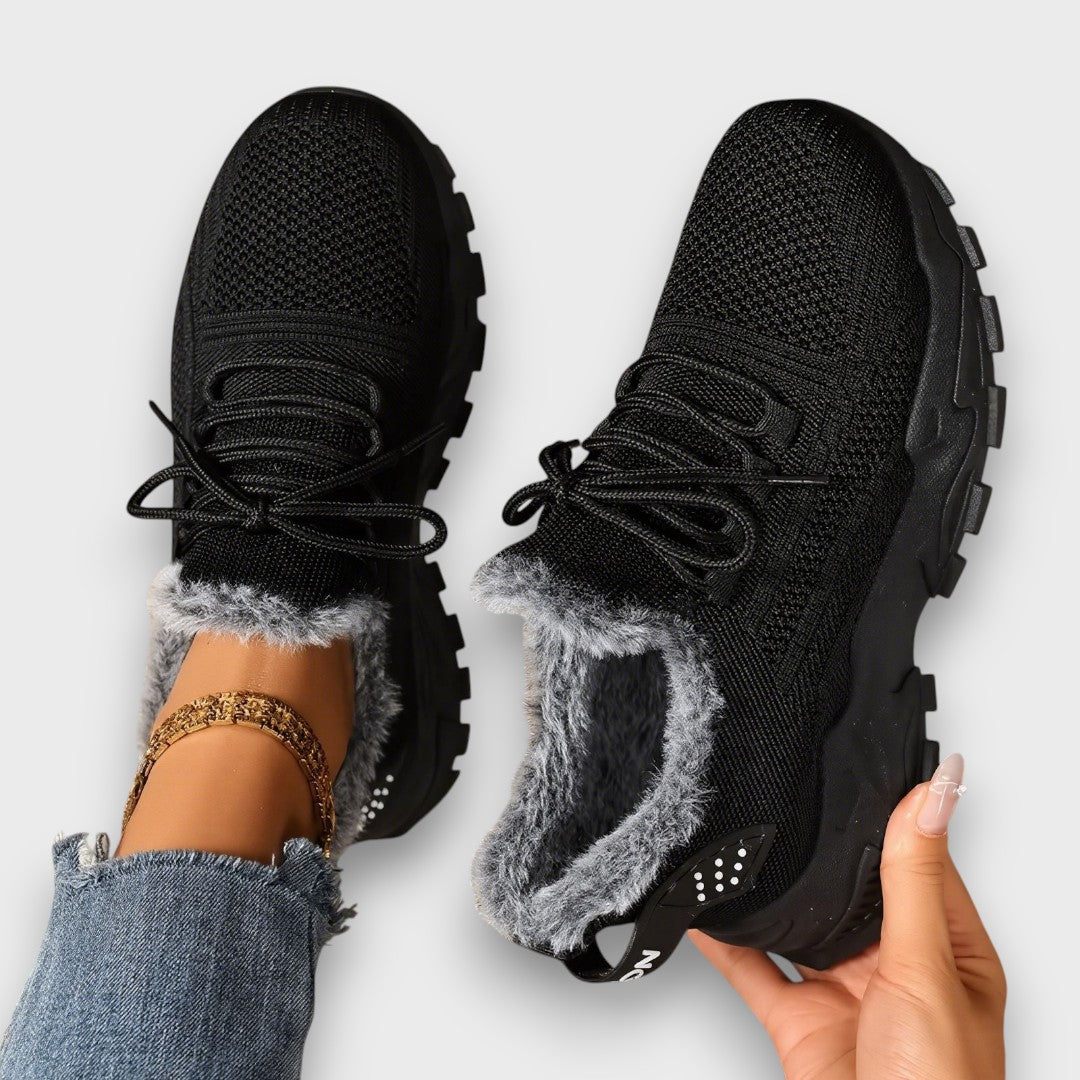 Black / 11