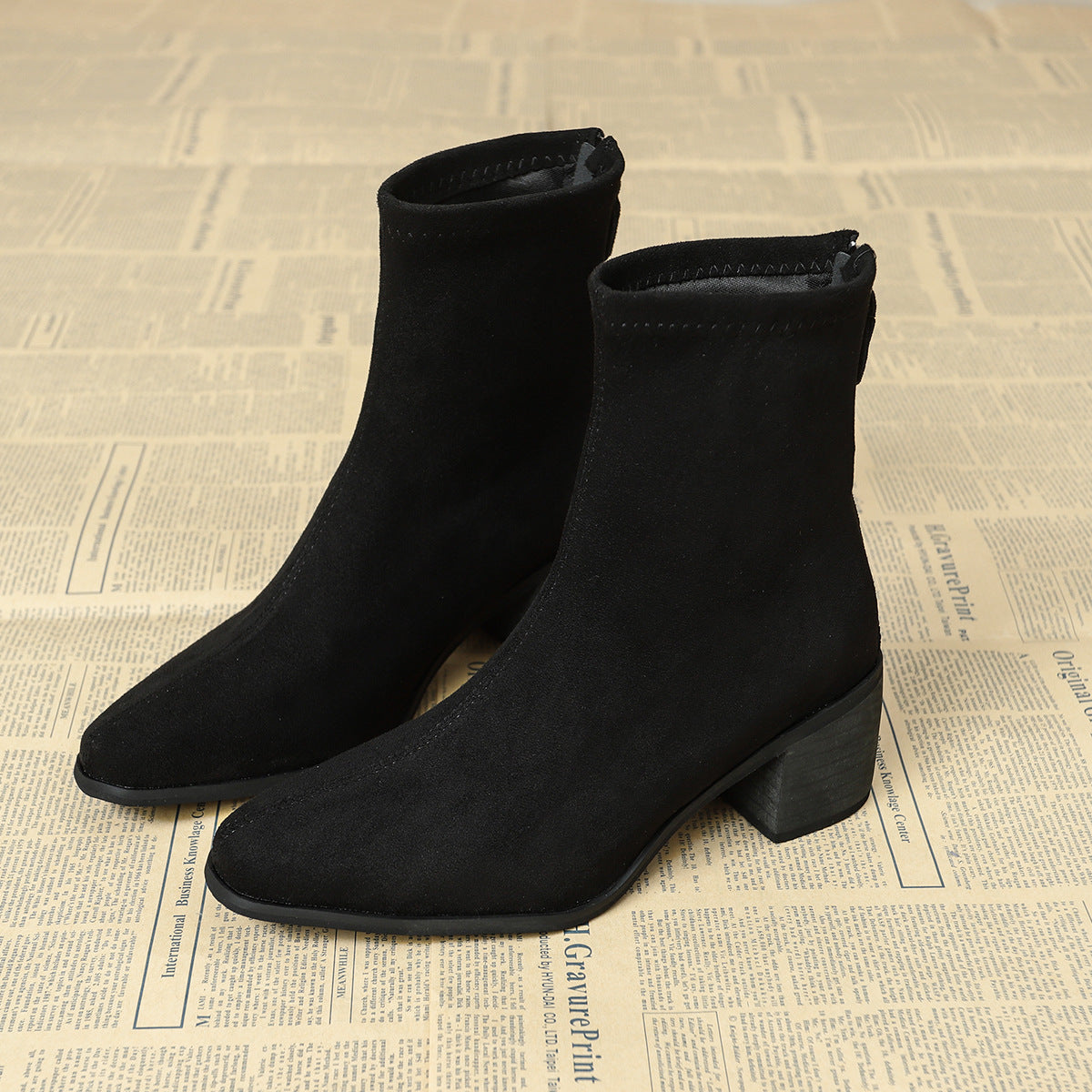 Black / 11