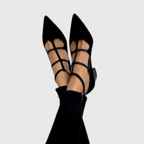 Black / 11