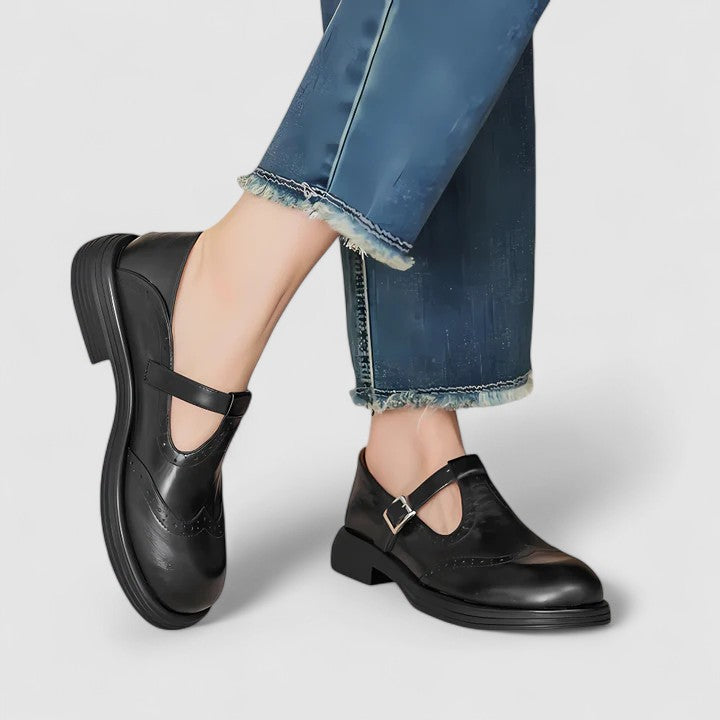 Black / 11