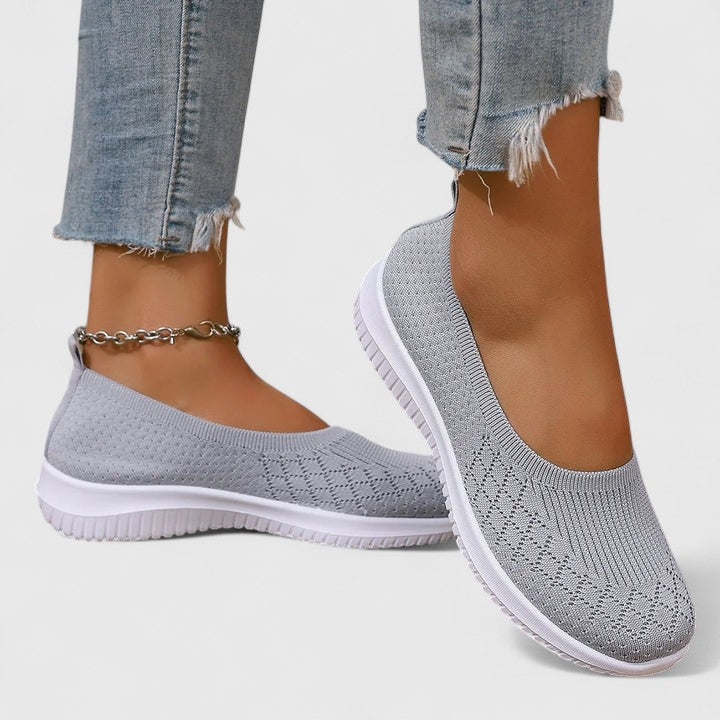 Gray / 11