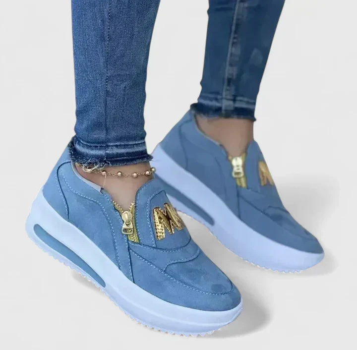 Blue / 11
