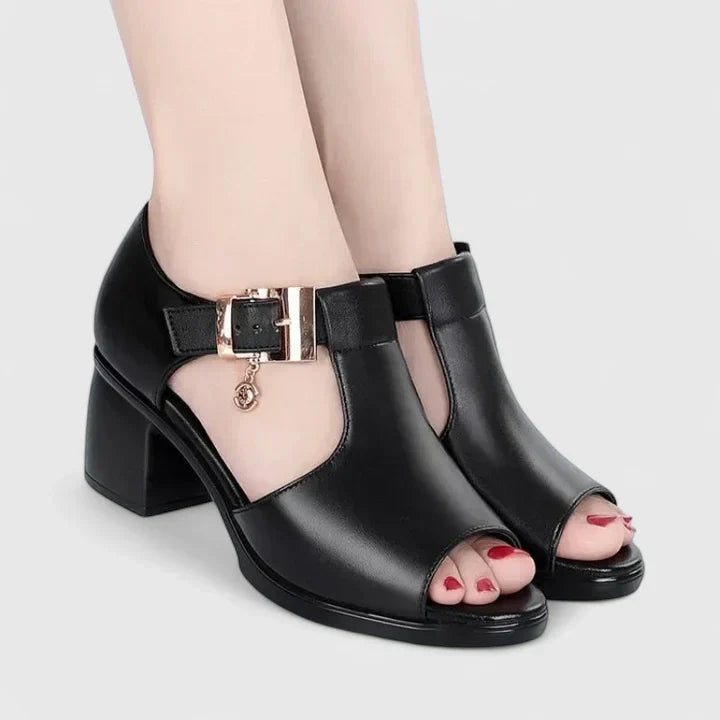 Black / 11