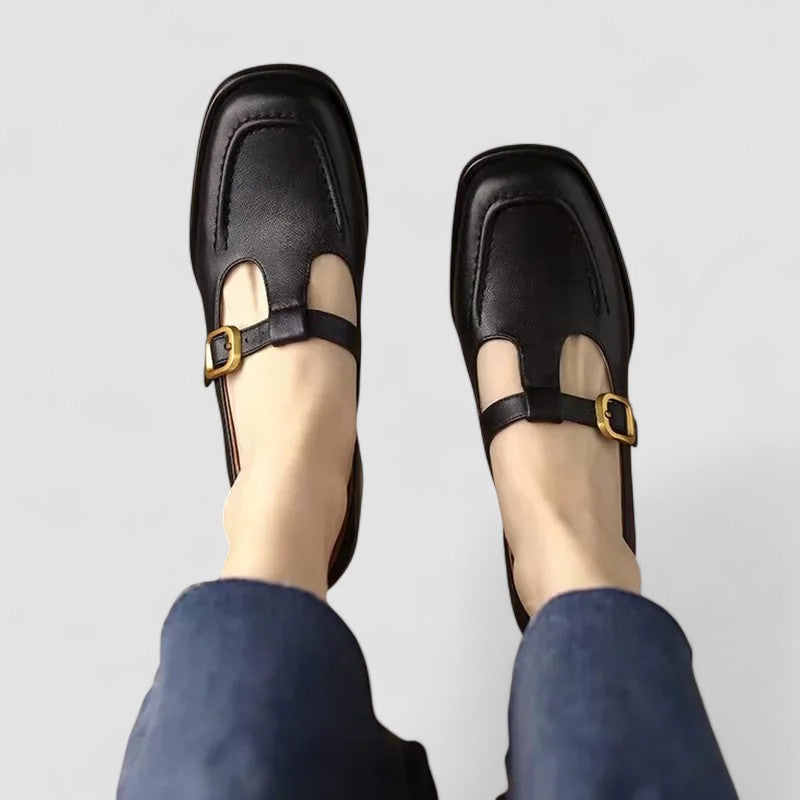 Black / 11