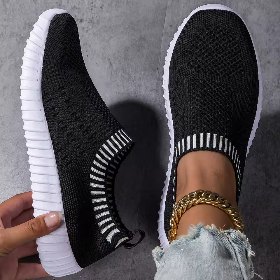 Black / 11