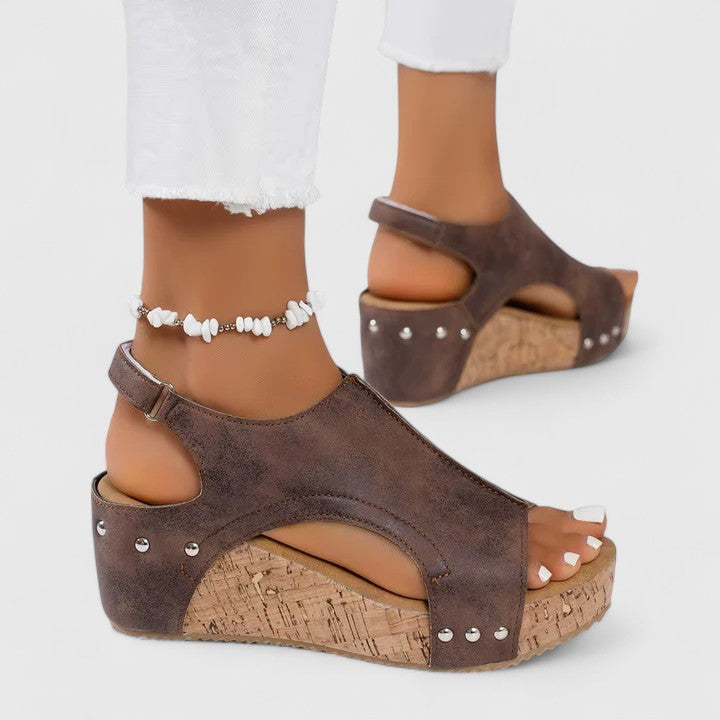 Brown / 11