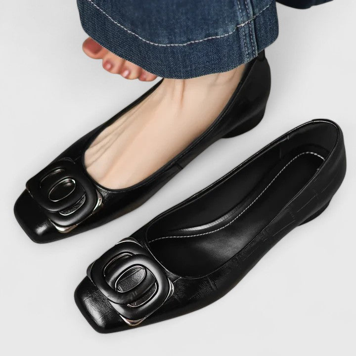 Black / 11