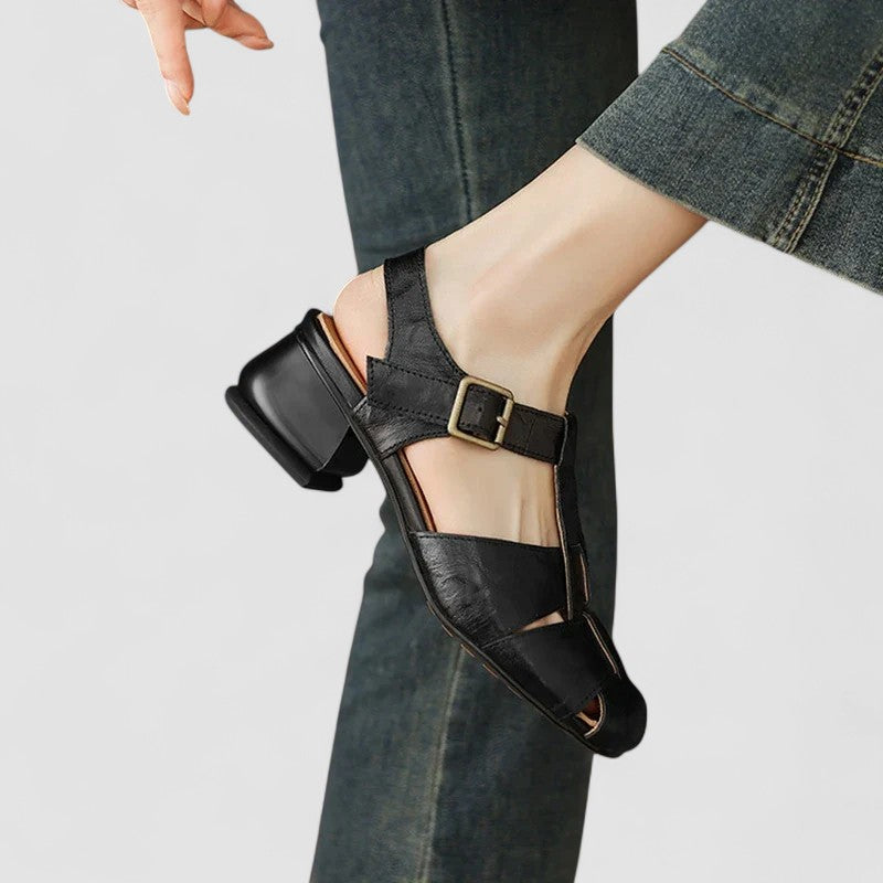 Black / 11