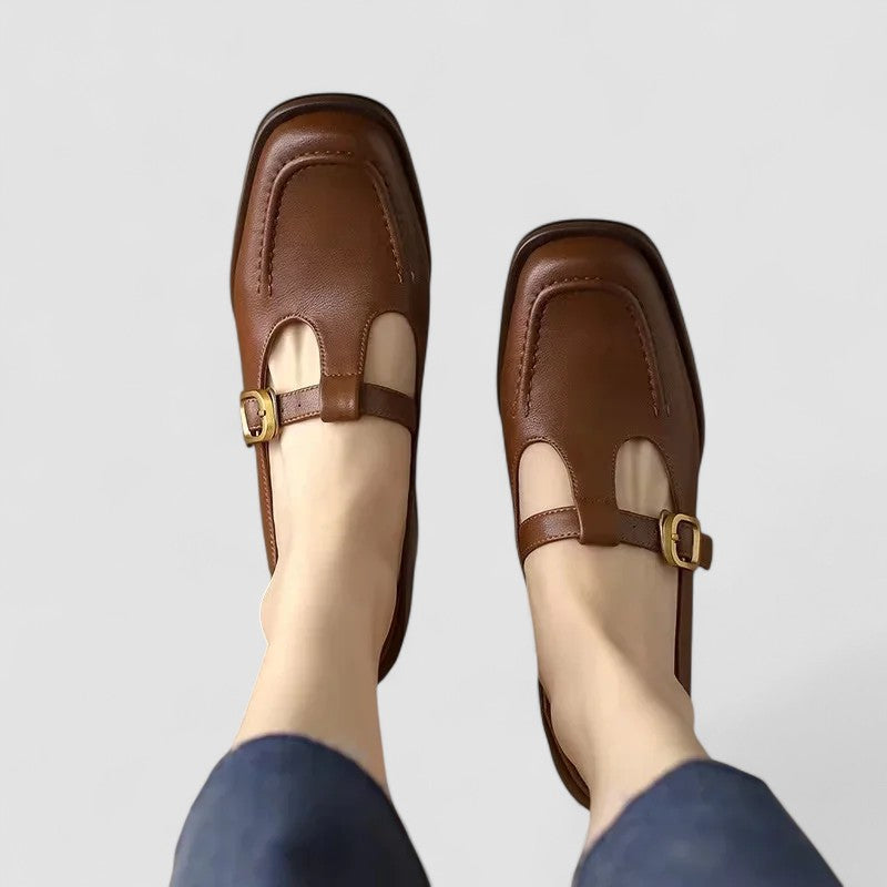 Brown / 11