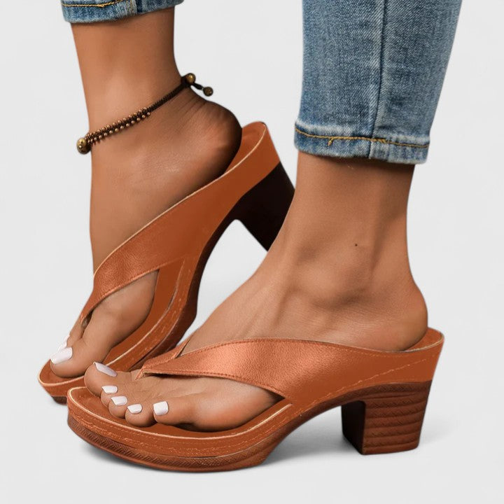 Brown / 11
