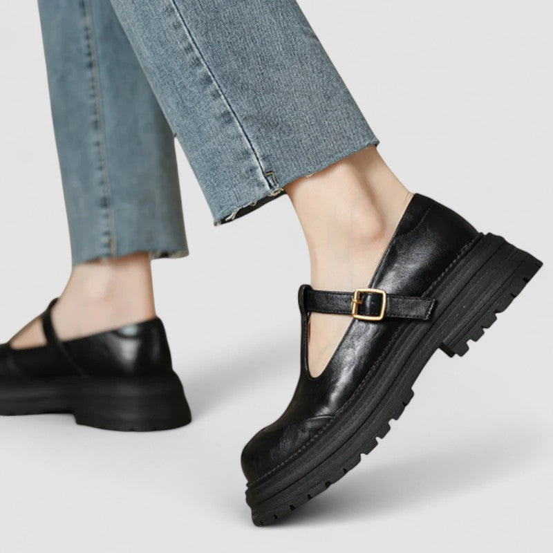 Black / 11