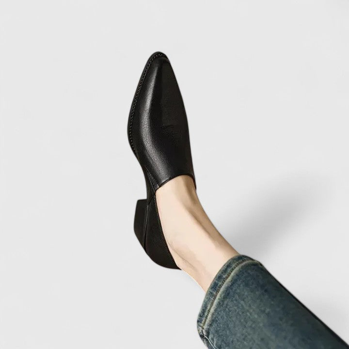 Black / 11